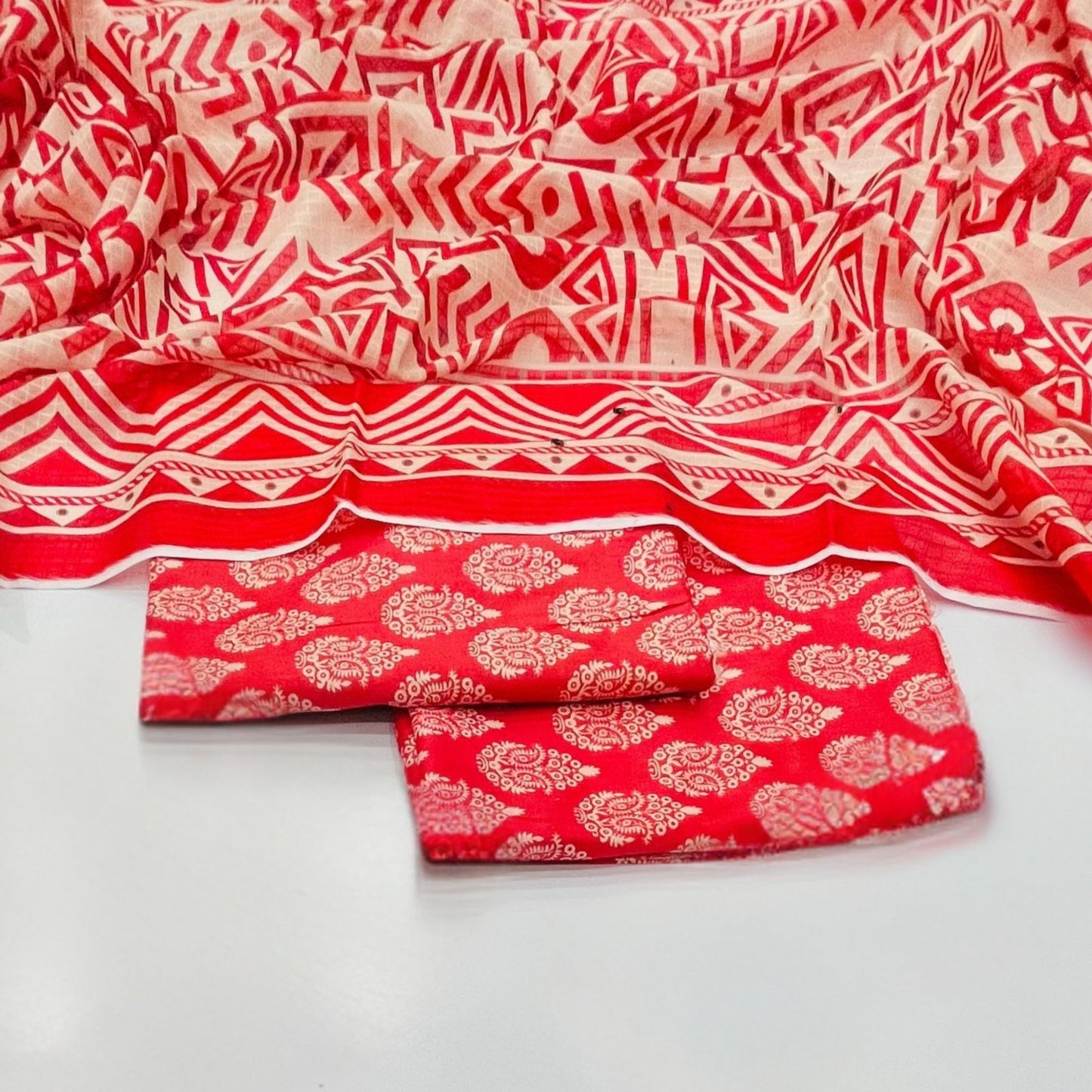 Patterned unstitched 3-piece lawn suit fabric with ethnic print